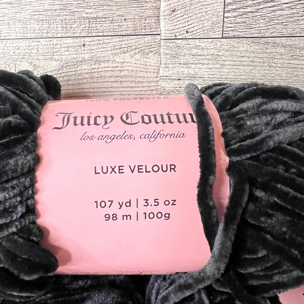 Juicy Couture Luxe Velour Yarn in Black - Picture 4 of 7